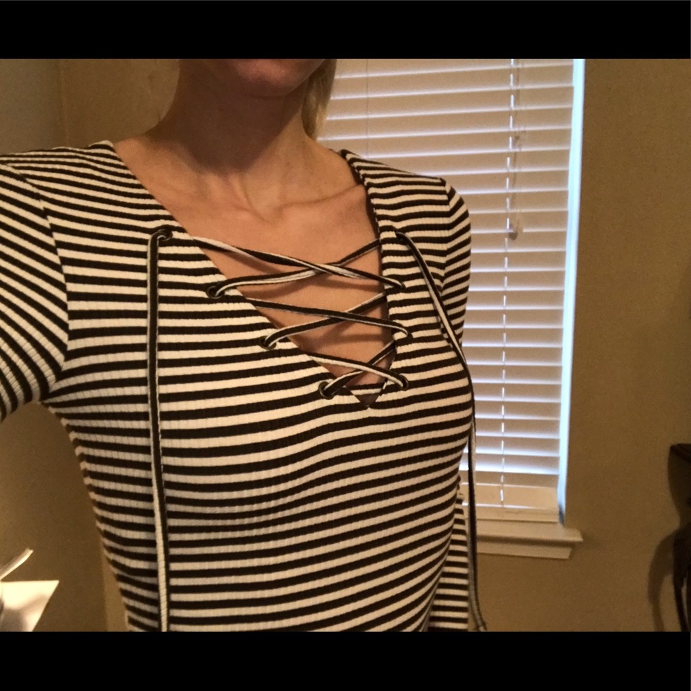 Forever 21 lace up bodycon dress longsleeve